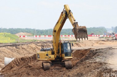 В Могилевской области строят самую длинную в регионе цементобетонную трассу